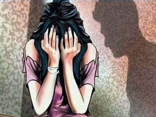 বিয়েতে রাজি না হওয়ায় নাবালিকার উপর অ্যাসিড হামলা