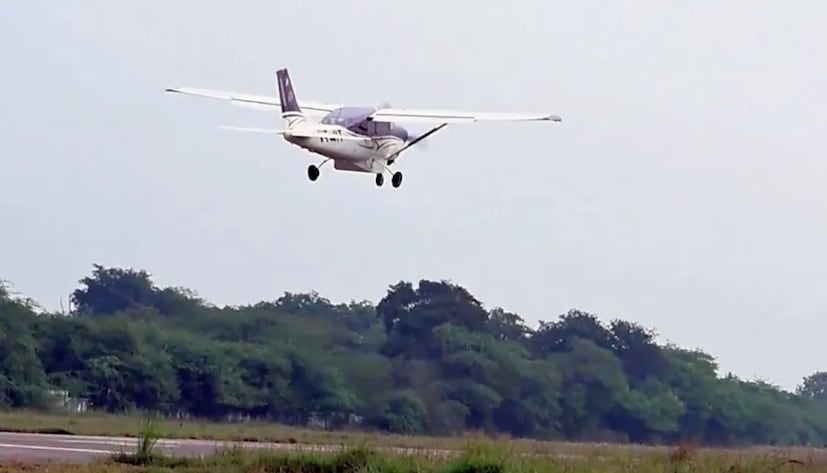 তিনি খরচ সম্পর্কেও খোলামেলা কথা বলেছেন। উত্তরপ্রদেশ থেকে বিমান চলাচল করা হচ্ছে, তাই খরচ বেশি। তবে এটি উল্লেখযোগ্যভাবে কমানো যেতে পারে। তিনি বিশ্বাস করেন যে দূষণ কমানোর যেকোনো প্রচেষ্টা সকলের স্বার্থে। যদিও এটি স্থায়ী সমাধান নয়, কয়েক দিনের মধ্যে যদি বৃষ্টি হয়, তবে এটি অন্তত কিছুটা স্বস্তি দেবে।