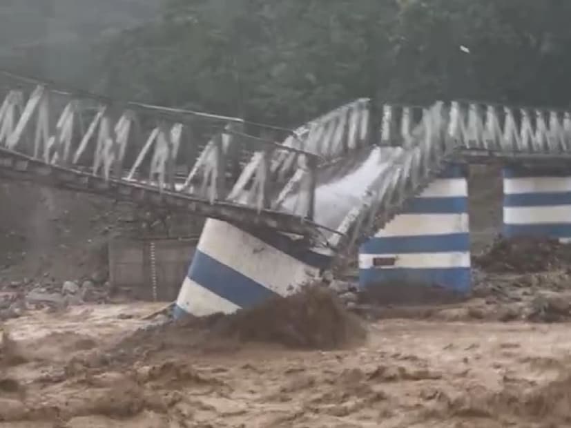 মঙ্গলবার থেকেই কাজ শুরু হবে এবং আগামী ২০ দিনের মধ্যে কাজ সমাপ্ত করার চেষ্টা করা হচ্ছে। 
