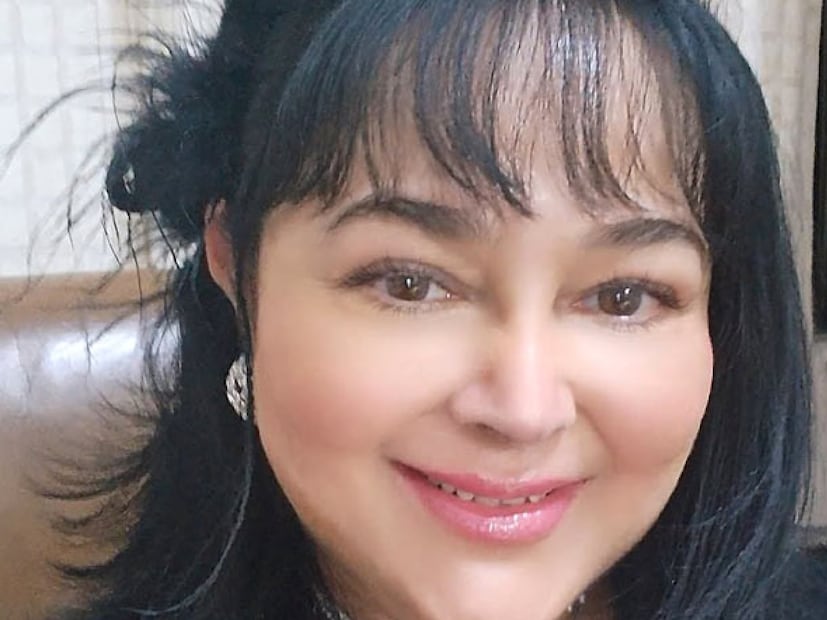 ‘বেবিডল’, ‘ম্যাডোনা’, ‘কামসূত্র’, ‘আহ...আলিশা!’র মতো একাধিক মিউজিক অ্যালবামে গান গাইতে দেখা যায় আলিশাকে। নব্বইয়ের দশকের মধ্যে ভারতের সঙ্গীতজগতে ‘কুইন অফ ইন্ডিপপ’ নামে পরিচিত হতে থাকেন তিনি।