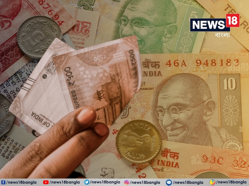 পোর্টফোলিও পর্যবেক্ষণ করাপোর্টফোলিও নিয়মিত পর্যালোচনা করতে হবে। বার্ষিক ভিত্তিতে নতুন করে সাজানো কাঙ্ক্ষিত সম্পদ বরাদ্দ বজায় রাখতে এবং রিটার্ন সর্বোত্তম করতে সাহায্য করতে পারে।

জীবনযাত্রার মূল্যস্ফীতি এবং কর সুবিধার হিসাব
জীবনযাত্রার ব্যয় নিয়ন্ত্রণ করা উচিত যাতে আরও বেশি বিনিয়োগ করা যায়। NPS এবং PPF-এর মতো কর-সঞ্চয়কারী প্রকল্পগুলি বেছে নিতে হবে, যা ধারা 80C-এর অধীনে সুবিধা প্রদান করে এবং ইক্যুইটি বিনিয়োগের পরিপূরক হতে পারে।