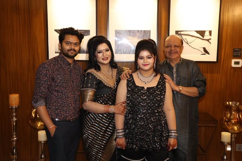সাত বছর পর প্রশাসনিক দায়িত্বে ফিরলেন প্রাক্তন মেয়র৷ আসন্ন ২০২৬ এর নির্বাচনে তৃণমূলের হয়ে শোভন কী ভূমিকা নেন, এখন সেদিকেই তাকিয়ে সকলে। 