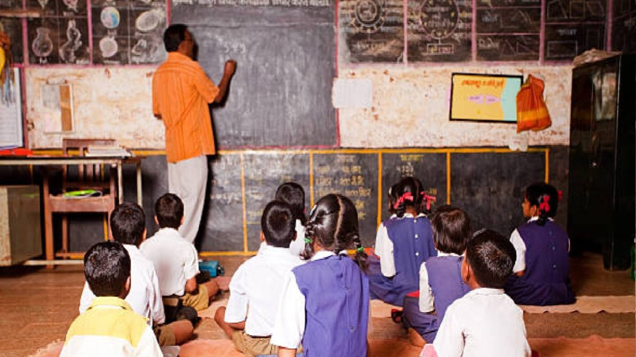 Teachers Crisis in India: দেশের ১ লক্ষের বেশি স্কুলে মাত্র ১ জন শিক্ষক পড়ান! পড়ে ৩৩ লক্ষ, সবচেয়ে খারাপ অবস্থা কোন রাজ্যের? কেন্দ্রীয় রিপোর্টে চাঞ্চল্য