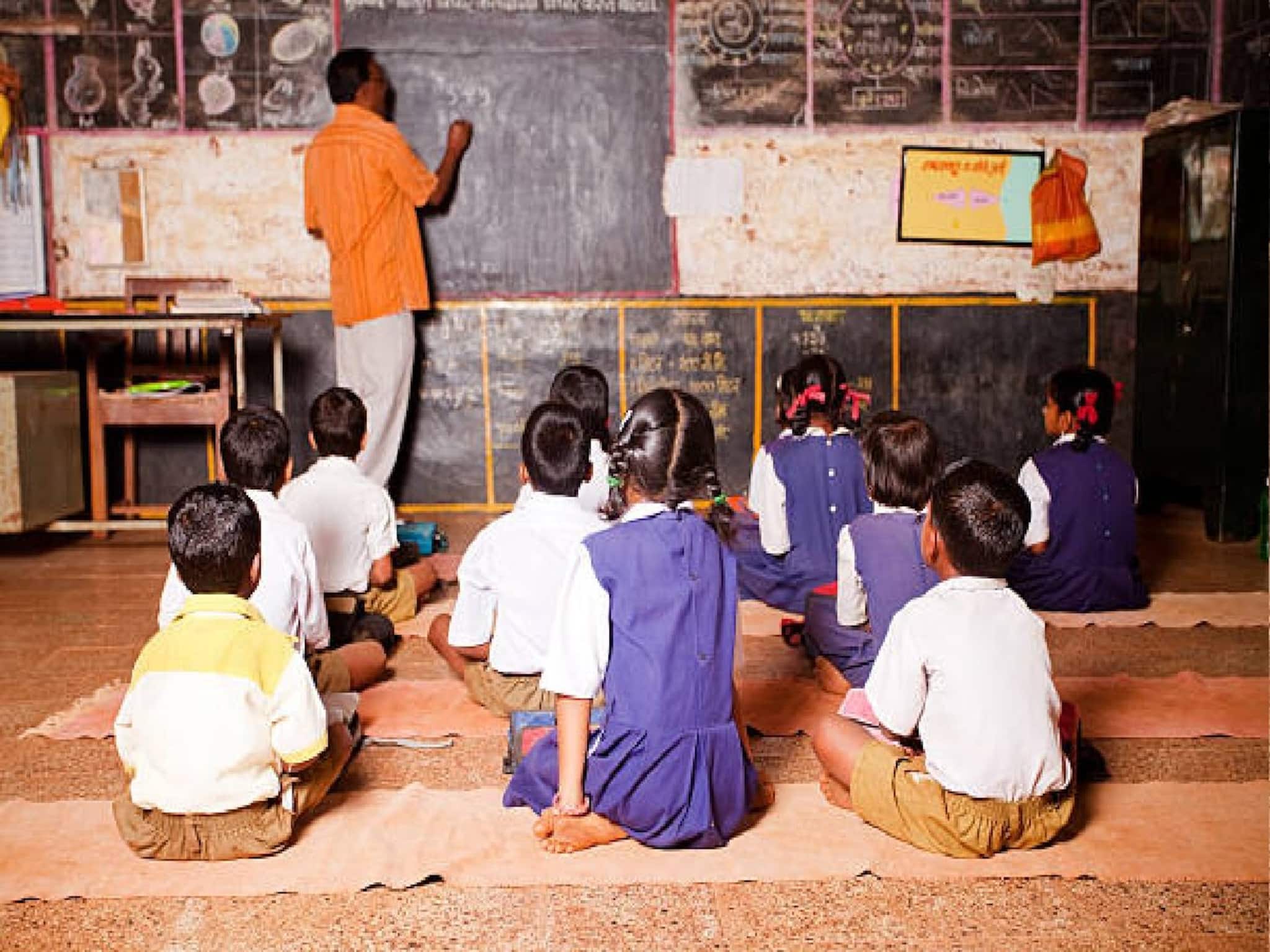 Teachers Crisis in India: দেশের ১ লক্ষের বেশি স্কুলে মাত্র ১ জন শিক্ষক পড়ান! পড়ে ৩৩ লক্ষ, সবচেয়ে খারাপ অবস্থা কোন রাজ্যের? কেন্দ্রীয় রিপোর্টে চাঞ্চল্য
