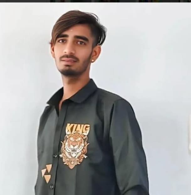  ঘটনাটি ঘটেছে গত ২৫ অক্টোবর রাত ৯টা ৩০ মিনিটের পর, বেঙ্গালুরুর শ্রীরামা লেআউট এলাকায়। প্রত্যক্ষদর্শীদের মতে, একটি দ্রুতগামী গাড়ি দর্শনের বাইকে ধাক্কা দিয়ে পালিয়ে যায়। প্রাথমিকভাবে জেপি নগর ট্রাফিক পুলিশ এটি দুর্ঘটনাজনিত মৃত্যু হিসেবে মামলা দায়ের করেছিল।