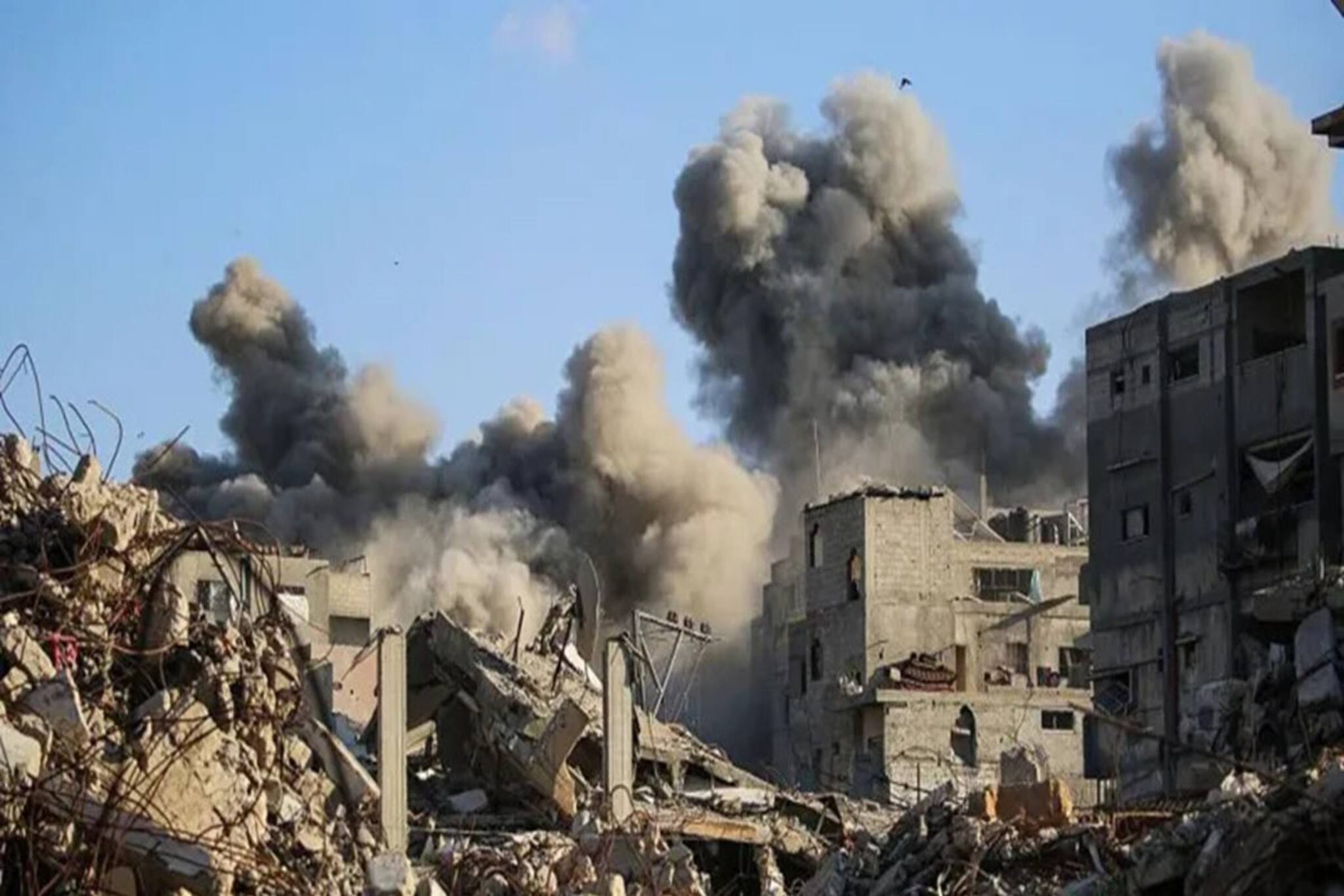 শান্তিচুক্তির মাঝেই গাজায় হামলা ইজরায়েলের! মধ্যপ্রাচ্যে ফের যুদ্ধের কালো মেঘ?