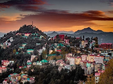 যে গ্রামে বিদেশিরাই বেশি থাকেন!