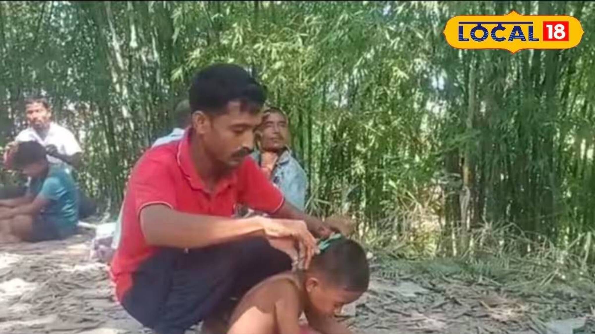 বন্যা দুর্গতদের পাশে দাঁড়িয়ে জলপাইগুড়ির একদল যুবক যা করলেন, জানলে স্যালুট করবেন