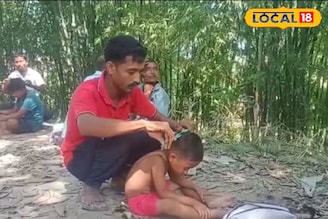 বন্যা দুর্গতদের পাশে দাঁড়িয়ে জলপাইগুড়ির একদল যুবক যা করলেন, জানলে স্যালুট করবেন