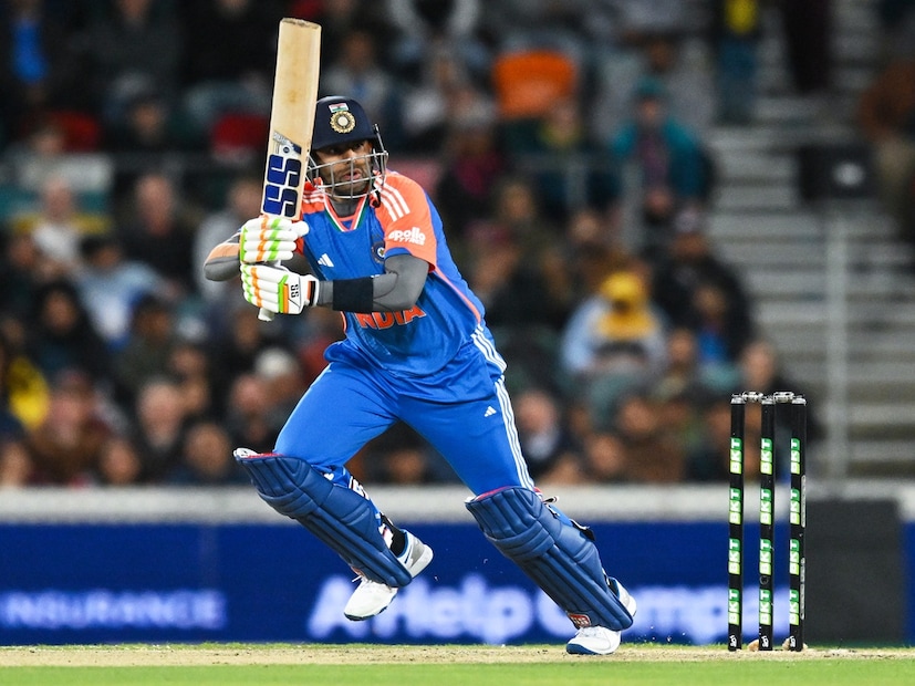 ভারতীয় ক্রিকেট বোর্ড আগামী জানুয়ারি মাসের প্রথম সপ্তাহে ভারতের টি২০ বিশ্বকাপের দল বাছাই করবে। সংবাদমাধ্যম PTI-র এক রিপোর্ট অনুযায়ী, নিউজিল্যান্ডের বিরুদ্ধে পাঁচ ম্যাচের টি২০ সিরিজ এবং টি২০ বিশ্বকাপের দল একই দিনে ঘোষণা করবে, যা সম্ভবত জানুয়ারি ২০২৬-এর প্রথম সপ্তাহে হবে।
(Lukas Coch/AAPImage via AP) ভারতীয় ক্রিকেট বোর্ড আগামী জানুয়ারি মাসের প্রথম সপ্তাহে ভারতের টি২০ বিশ্বকাপের দল বাছাই করবে। সংবাদমাধ্যম PTI-র এক রিপোর্ট অনুযায়ী, নিউজিল্যান্ডের বিরুদ্ধে পাঁচ ম্যাচের টি২০ সিরিজ এবং টি২০ বিশ্বকাপের দল একই দিনে ঘোষণা করবে, যা সম্ভবত জানুয়ারি ২০২৬-এর প্রথম সপ্তাহে হবে।
(Lukas Coch/AAPImage via AP)