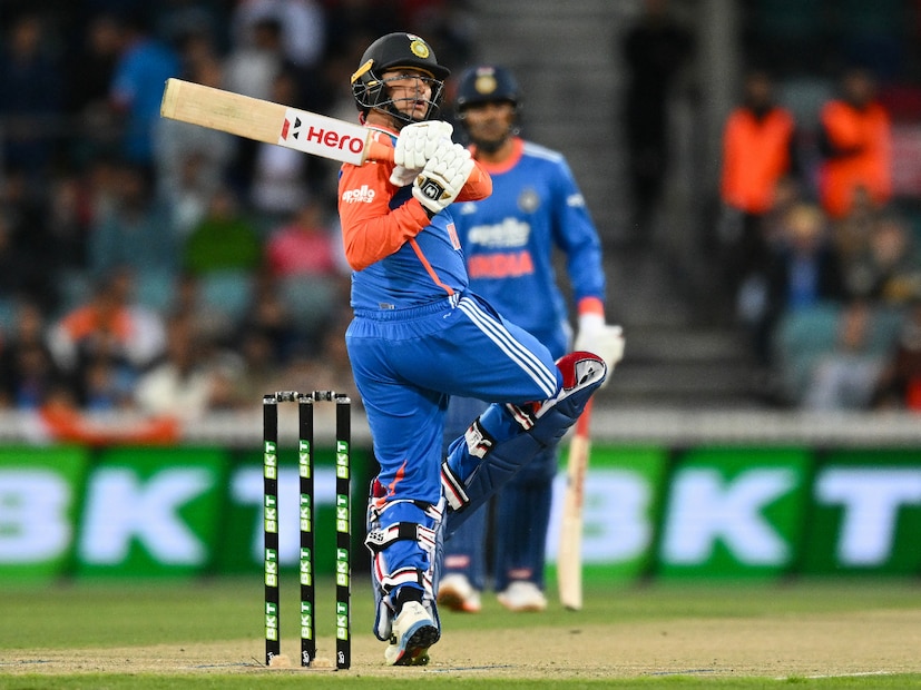 অন্যদিকে, ভারতের ব্যাটিং লাইন-আপ আত্মবিশ্বাসী। প্রধান কোচ গৌতম গম্ভীরের তত্ত্বাবধানে দলটি আক্রমণাত্মক ক্রিকেটে বিশ্বাস রাখছে। গম্ভীর চান, তার দল নিয়মিতভাবে বড় স্কোর করুক এবং প্রতিপক্ষের ওপর শুরু থেকেই চাপ সৃষ্টি করুক। সূর্যকুমারের ফর্মে ফেরা সেই পরিকল্পনায় বাড়তি শক্তি যোগ করেছে।