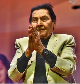 একটি মাত্র ছবির জন্য আফশোসের শেষ ছিল না আসরানির, সানি লিওনি ছিলেন সেখানে... কী সেই ছবি?