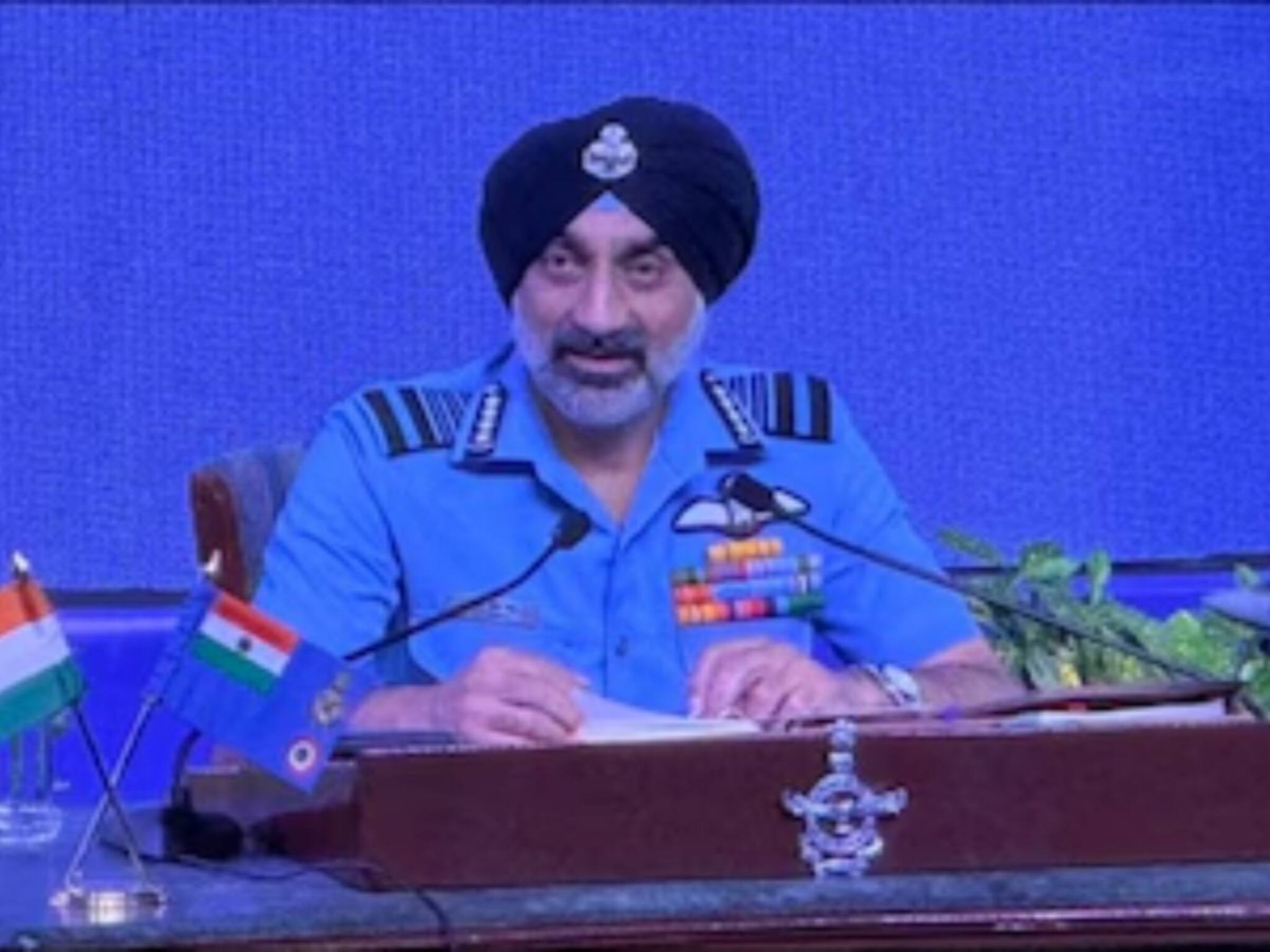 IAF Chief: পাকিস্তানের F-16 ধ্বংস করেছে ভারত, ৩০০ কিমি ভেতরে ঢুকে হামলা! ‘ওরা বাধ‍্য হয়ে অনুরোধ করে...’, অপারেশন সিঁদুর নিয়ে বিস্ফোরক বায়ুসেনা প্রধান