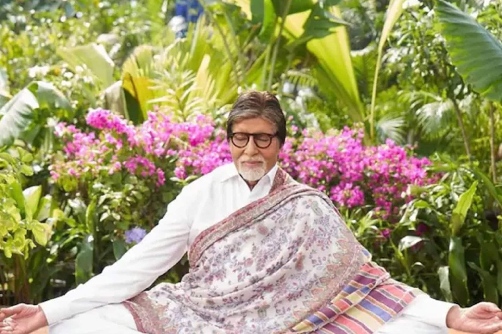 ৮৩ বছরেও দারুণ ফিট! ঘুম থেকে শুরু করে যোগব্যায়াম পর্যন্ত অমিতাভ বচ্চনের এই ৫ অভ্যাস জানুন