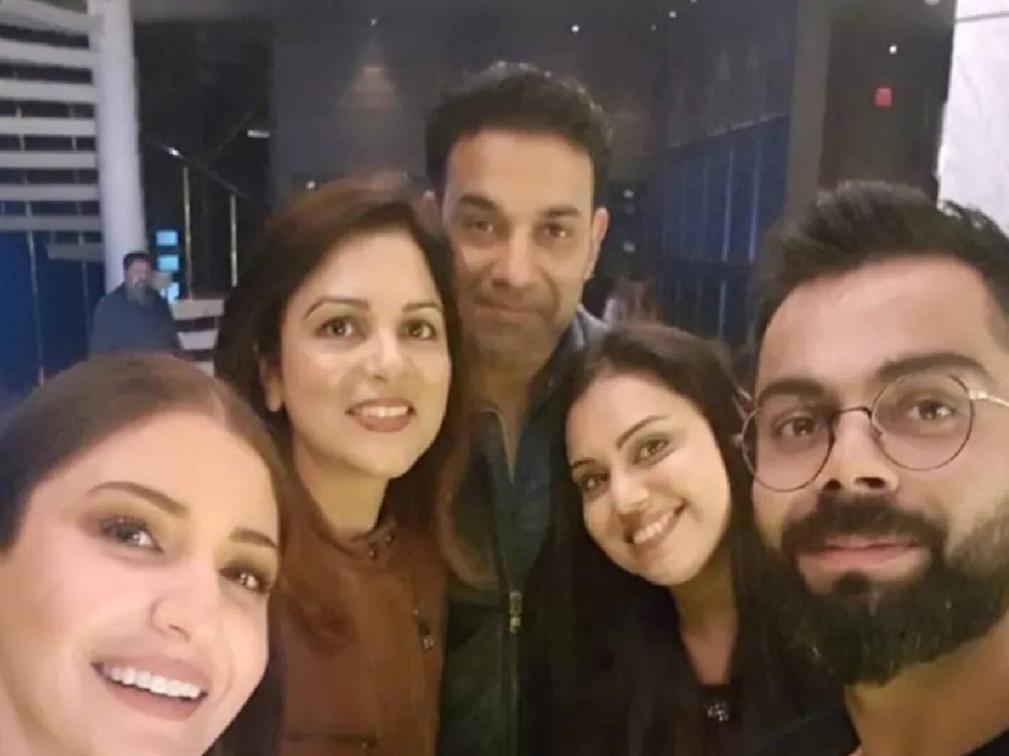 Anushka Sharma : সম্পর্কে জা, এক বাড়িতে থাকেন না! বিরাটের বউদির সঙ্গে অনুষ্কার সম্পর্ক কেমন? দিওয়ালিতে সবটা জানাজানি