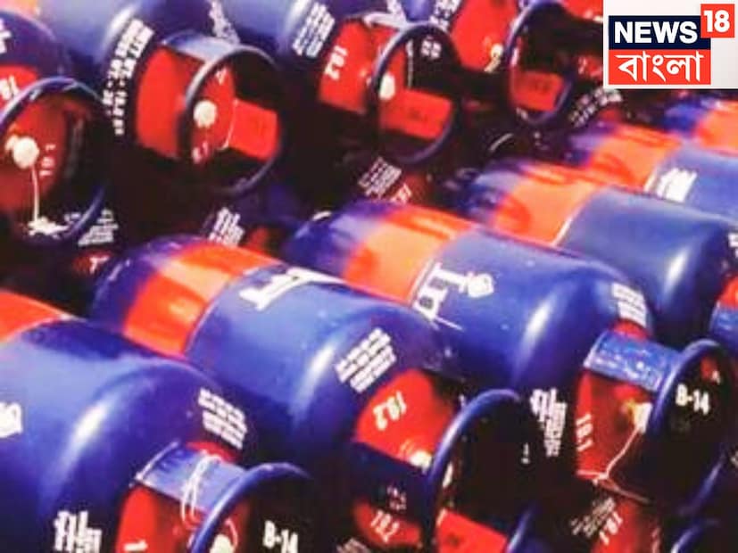 চেন্নাইয়ে যেখানে আগে বাণিজ্যিক এলপিজির দাম ছিল ১,৬৪৮ টাকা ৷ চেন্নাইয়ে ১৯ কেজি রান্নার গ্যাসের সিলিন্ডারের দাম হল ১,৭৫৪ টাকা ৷সেপ্টেম্বরে দাম ছিল ১,৭৩৮ টাকা ৷ প্রতীকী ছবি ৷