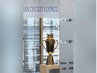 এশিয়া কাপ ট্রফি আর পাকিস্তানের কবজায় নেই, ভারতের মোক্ষম চালের কাছে নকভির থোঁতা মুখ ভোঁতা