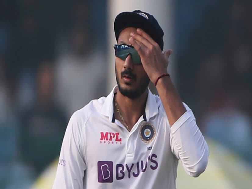 অক্ষর প্যাটেলের জন্য কি জায়গা আছে?ইংল্যান্ডে ভারতের চতুর্থ স্পিনারের প্রয়োজন ছিল না, তাই অক্ষর প্যাটেলের জায়গা ছিল না। অস্ট্রেলিয়াতেও তার প্রয়োজন ছিল না। তবে, ঘরোয়া টেস্ট ম্যাচে, ওয়াশিংটন সুন্দরের অনুপস্থিতিতে অক্ষর প্যাটেল প্রায়শই অলরাউন্ডারের ভূমিকা পালন করেছেন। এবার, সুন্দর দুটি টেস্টেই খেলছেন, তাই গৌতম গম্ভীর এবং শুভমান গিলের জন্য কঠিন সিদ্ধান্ত নেওয়া হবে। ভারত যদি আরও স্পিন বোলিং ব্যবহার করার সিদ্ধান্ত নেয়, তাহলে অক্ষর জায়গা পেতে পারে।