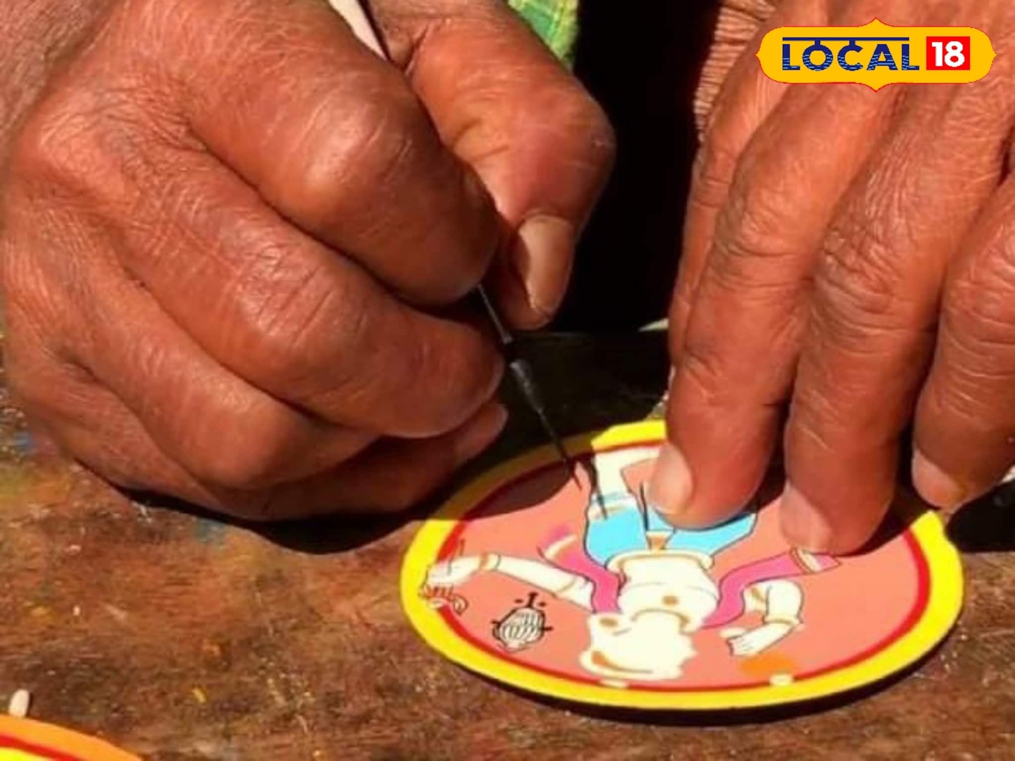Handicrafts: শিল্পের খনি বলা হয় 'এই' জেলাকে! শিল্পীদের হাতের জাদুতে মুগ্ধ না হয়ে পারবেন না, এক ক্লিকে দেখুন ঝলক