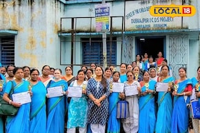 অঙ্গনওয়াড়ি-আশাকর্মীদের লক্ষ্মীলাভ! উৎসবের মরশুমে অ্যাকাউন্টে ঢুকছে মোবাইল কেনার টাকা