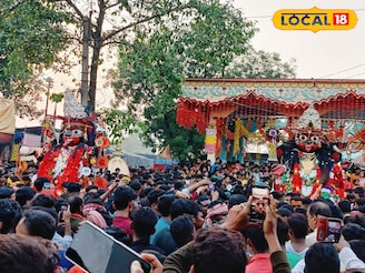 একসঙ্গে তিন কালীর নিরঞ্জন! প্রতিমা জলে নামতেই ঢাক, কাঁসর, শঙ্খধ্বনি