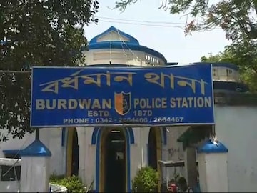 অভিযুক্তের খোঁজ করছে পুলিশ৷ 
