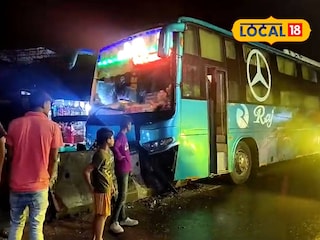 দুর্ঘটনাগ্রস্ত বাস দুর্ঘটনাগ্রস্ত বাস