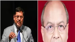 আইনজীবী রাকেশ কিশোর মঞ্চের কাছে এসে জুতো খুলে বিচারকদের দিকে ছুড়ে মারার চেষ্টা করেন