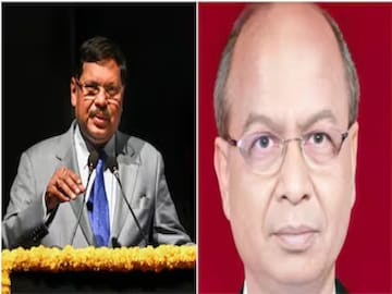 আইনজীবী রাকেশ কিশোর মঞ্চের কাছে এসে জুতো খুলে বিচারকদের দিকে ছুড়ে মারার চেষ্টা করেন