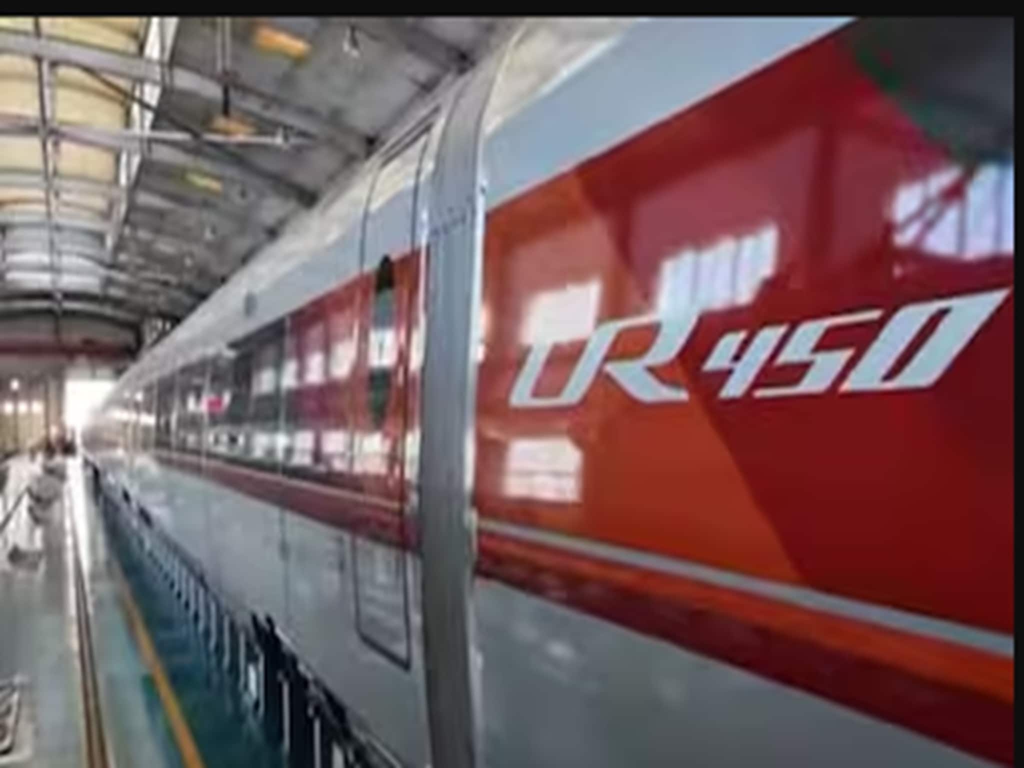 China New High Speed Train: জাপানকেও টেক্কা, কত গতিতে ছুটল চিনের নতুন হাই স্পিড ট্রেন? শুনলে চমকে যাবেন China New High Speed Train: জাপানকেও টেক্কা, কত গতিতে ছুটল চিনের নতুন হাই স্পিড ট্রেন? শুনলে চমকে যাবেন