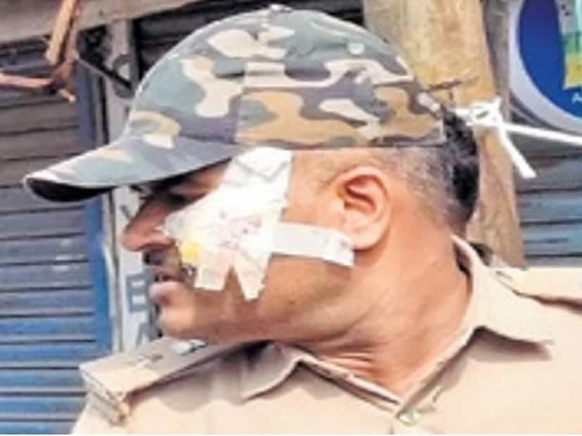 কার্ফু জারি করা হয়েছে: দরগা বাজার, মঙ্গলাবাগ, ক্যান্টনমেন্ট, পুরীঘাট, লালবাগ, বিদানসী, মারকাটনগর, সিডিএ ফেজ-২, মালগোডাউন, বাদামবদি, জগৎপুর, বেয়ালিশ মৌজা এবং সদর থানা সীমানা। সংবেদনশীল এলাকাগুলিতে অতিরিক্ত পুলিশ বাহিনী মোতায়েন করা হয়েছে এবং শহরজুড়ে আইন-শৃঙ্খলা বজায় রাখার জন্য নিরাপত্তা কর্মীরা সার্বক্ষণিক টহল দিচ্ছেন। নাগরিকদের প্রশাসনের সঙ্গে সহযোগিতা করার, কার্ফু চলাকালীন ঘরে থাকার এবং সোশ্যাল মিডিয়ায় যাচাই না করা তথ্য বিশ্বাস করা বা শেয়ার করা এড়িয়ে চলার জন্য অনুরোধ করা হয়েছে।