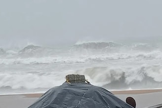 শক্তিশালী ঘূর্ণিঝড় ‘মন্থা’-র ল্যান্ডফল কোথায়? এর প্রভাব বাংলায় কী পড়তে পারে, জেনে নিন