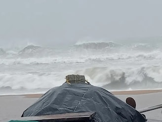 শক্তিশালী ঘূর্ণিঝড় ‘মন্থা’-র ল্যান্ডফল কোথায়? এর প্রভাব বাংলায় কী পড়তে পারে, জেনে নিন