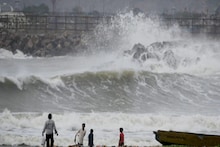 উপকূলের দিকে এগোচ্ছে ‘মন্থা’ ! ক্ষয়ক্ষতির আশঙ্কা অন্ধ্রে, ঘূর্ণিঝড়ের কী প্রভাব এরাজ্যে?