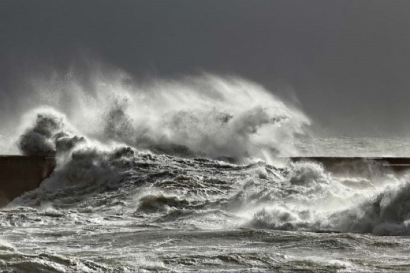 ভারতীয় মৌসম ভবনের শেষ আপডেট অনুযায়ী ঘূর্ণিঝড় 'মন্থা' ক্রমেই দুর্বল হয়ে পড়লেও তা এখনও ছত্তিসগড় এবং সংলগ্ন অঞ্চলে অবস্থান করছে।  ভারতীয় মৌসম ভবনের শেষ আপডেট অনুযায়ী ঘূর্ণিঝড় 'মন্থা' ক্রমেই দুর্বল হয়ে পড়লেও তা এখনও ছত্তিসগড় এবং সংলগ্ন অঞ্চলে অবস্থান করছে।