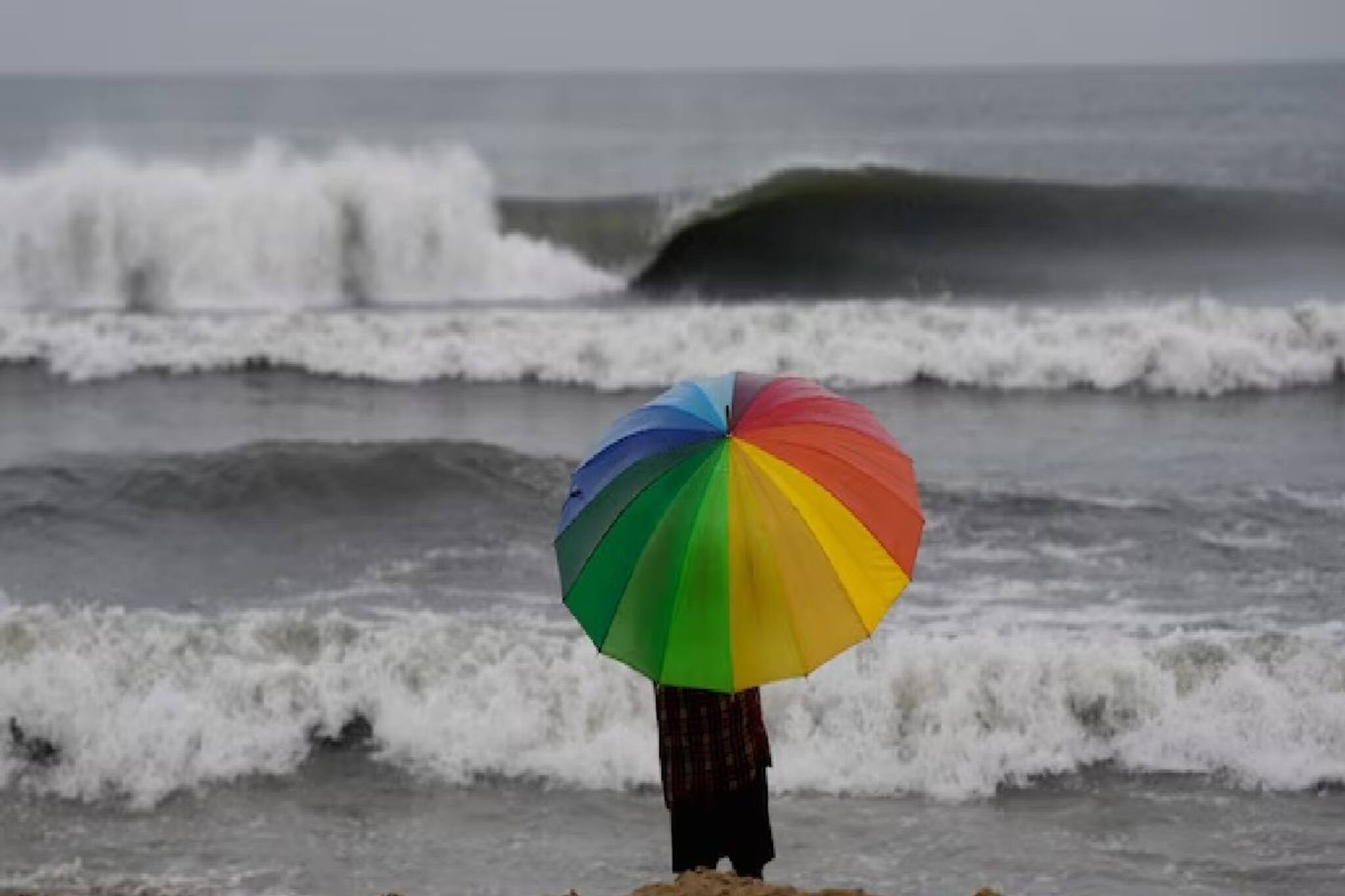 Cyclone Montha West Bengal Alert: ঘূর্ণিঝড়ের প্রভাবে ঝড় বৃষ্টির সম্ভাবনা দক্ষিণের একাধিক জেলায়