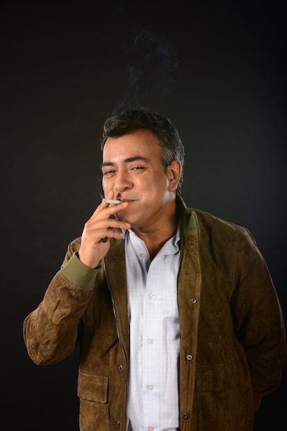 তিনি জানান , মাত্র ৫৪টা পরিবর্তনে ছবি নিয়ে কোনও সমস্যাই হবে না । তিনি আরও অনেক বেশি কাটস্ আর চেঞ্জেস-এর জন্যে প্রস্তুত ছিলেন। তাঁর হিসেবে সেন্সর বোর্ড যা যা সাজেস্ট করেছে, সব কটাই জাস্টিফায়েড। কিন্তু হঠাৎ চিলড্রেনস ডে-তে অ্যাডাল্ট ছবি মুক্তির সিদ্ধান্ত কেন ? ছবির সহ-প্রযোজক সৌম্য সরকার এবং সঙ্কেত মিশ্র জানান, প্রতিবছরই শিশু দিবসে বাচ্চাদের জন্য ছবি মুক্তি পায়, এই বছর না হয় বড় হয়ে যাওয়া বাচ্চাদের জন্য একটা ছবি মুক্তি পাক!