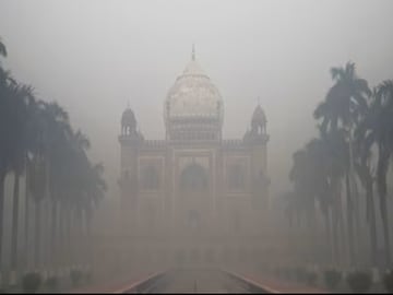 দূষণে হাঁসফাঁস দিল্লি