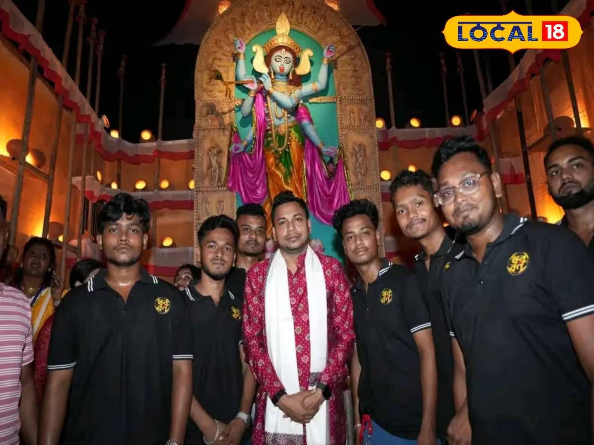 পুজো মণ্ডপে মৃৎশিল্প নিয়ে বার্তা! 'হারানো সুর' থিমে নজর কাড়ছে স্বরবর্ণের কালীপুজো