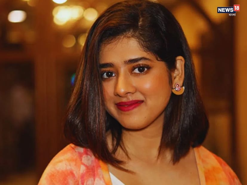 জানা গিয়েছে, নাকের হাড়ে সমস্যার কারণেই দিতিপ্রিয়ার এই অস্ত্রোপচার। প্রায় দু’বছর আগেই এই অস্ত্রোপচার হওয়ার কথা ছিল, কিন্তু শুটিংয়ের ব্যস্ততায় তা পিছিয়ে যায়।   