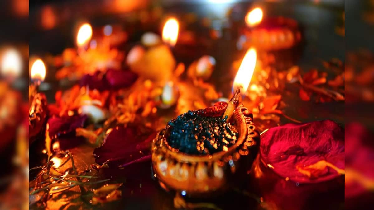 Diwali 2025 : দীপাবলি উদযাপনের ছবি দেখে লোকজন হা হয়ে যাবে! এই ৫ এআই প্রম্পট কপি-পেস্ট করলেই ম্যাজিক হতে পারে Diwali 2025 : দীপাবলি উদযাপনের ছবি দেখে লোকজন হা হয়ে যাবে! এই ৫ এআই প্রম্পট কপি-পেস্ট করলেই ম্যাজিক হতে পারে