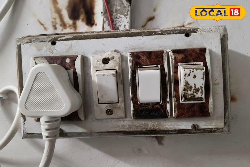 নেলপলিশ রিমুভারও অনেক দিনের দাগ তুলতে দারুন ভাল কাজ করে। তুলো বা কাপড়ে অল্প পরিমাণে নিয়ে সুইচবোর্ডটি আলতো করে মুছে ফেলতে হবে। এটি পুরনো দাগ এবং কালো দাগ দুই অনায়াসে দূর করে।