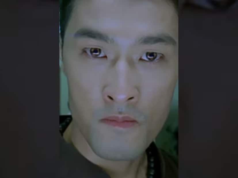 চিরুথা ছবিতে তিনি ববি চাইয়ের চরিত্রে বেশ ভাল অভিনয় করে সবার নজর কেড়ে নেন। প্রভাস এক নিরঞ্জন সিনেমাতেও তিনি অভিনয় করেছিলেন। জনি বিজনেসম্যান, ব্রুস লি, ইসমার্ট শঙ্কর এবং ডবল ইসমার্টের মতো ৫-৬টি তেলুগু সিনেমাতেও অভিনয় করেছেন। তবে, তেলুগুতে যে ছবিটি তাঁকে সর্বাধিক জনপ্রিয়তা দিয়েছিল, তা হল তামিল থেকে ডাব করা সেভেনথ সেন্স সিনেমা। এখন তাঁর কিছু ছবি সোশ্যাল মিডিয়ায় ভাইরাল হচ্ছে। তিনি এতটাই বদলে গিয়েছেন যে এক ঝলকে চেনা যায় না! 
