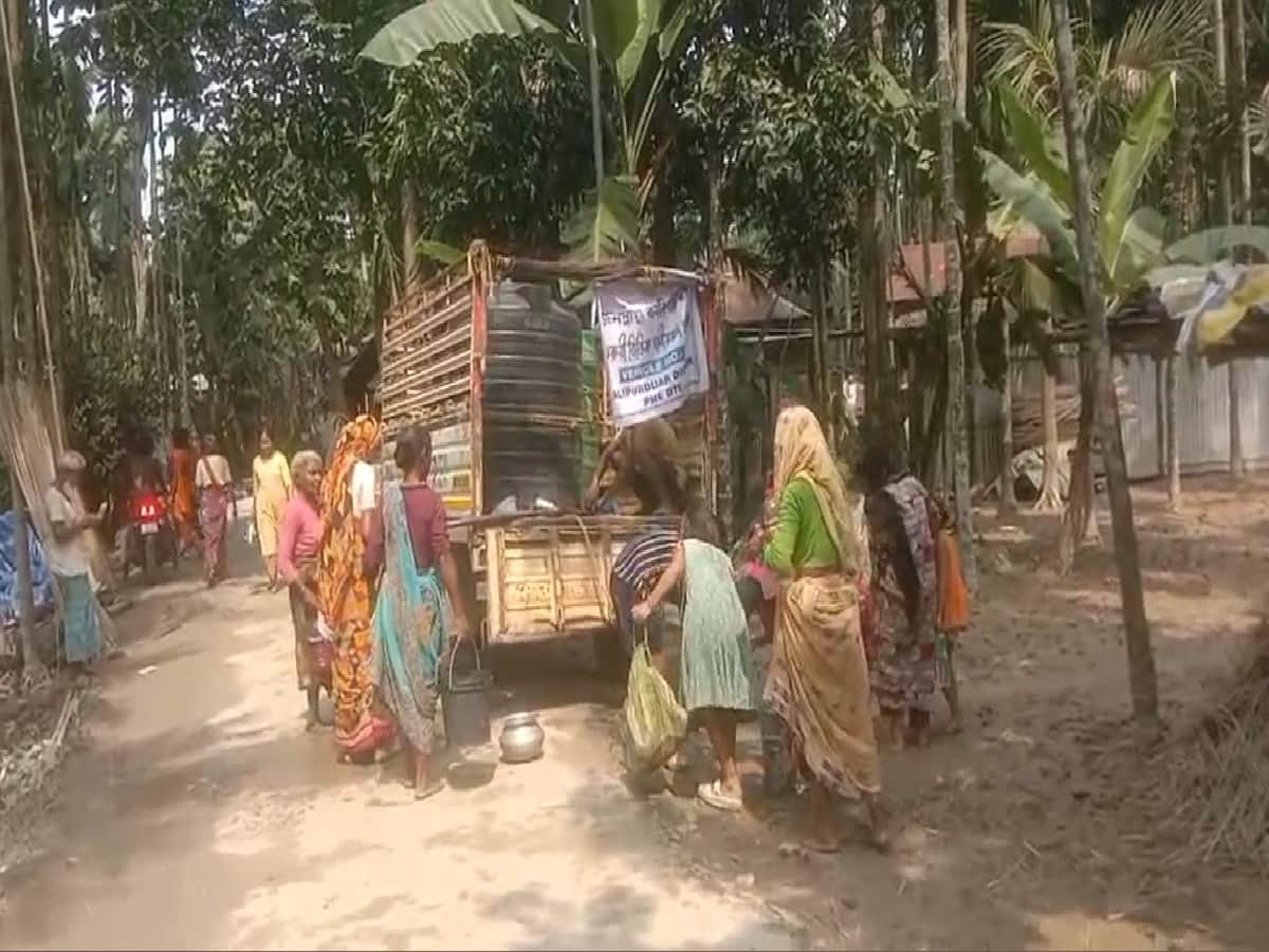 পানীয় জল পেয়ে দারুণ খুশি স্থানীয় বাসিন্দারা