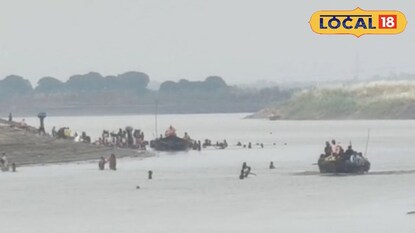 নদীতে ডুবুরি নামিয়ে চলছে খোঁজ নদীতে ডুবুরি নামিয়ে চলছে খোঁজ