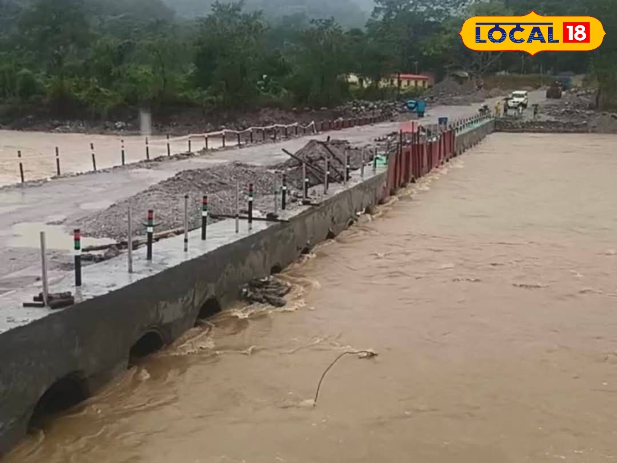 Siliguri: ফের ভোগান্তি পাহাড়ে! জলের তোড়ে বন্ধ দুধিয়ার অস্থায়ী সেতু, আবারও থমকে মিরিক-শিলিগুড়ি রুট