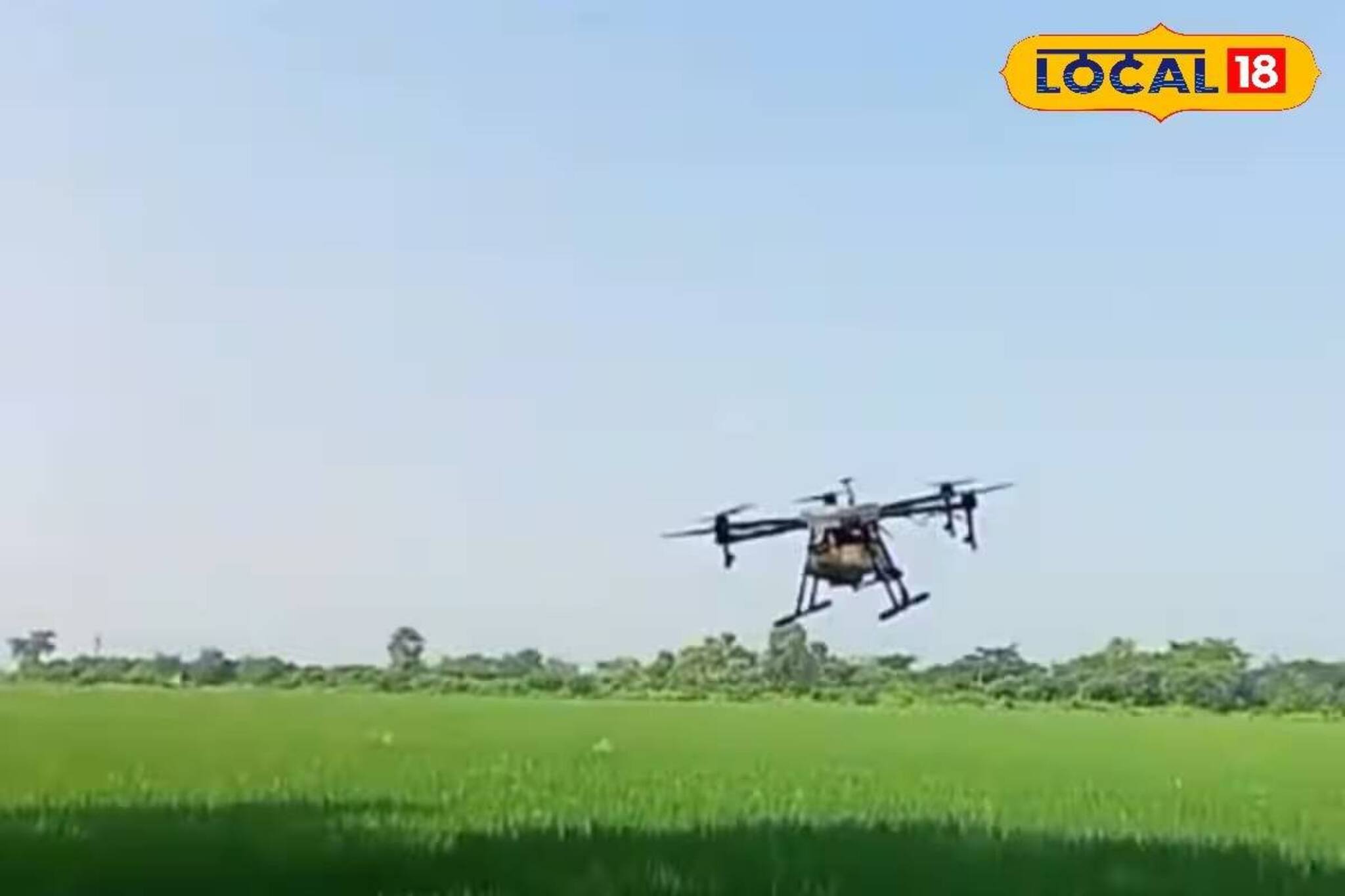 কৃষকদের মুশকিল আসান! এবার ড্রোনের সাহায্যেই কৃষিজমিতে হবে 'এই' কাজ, বাঁচবে সময়ও! দিশা দেখাচ্ছেন বর্ধমানের চাষি