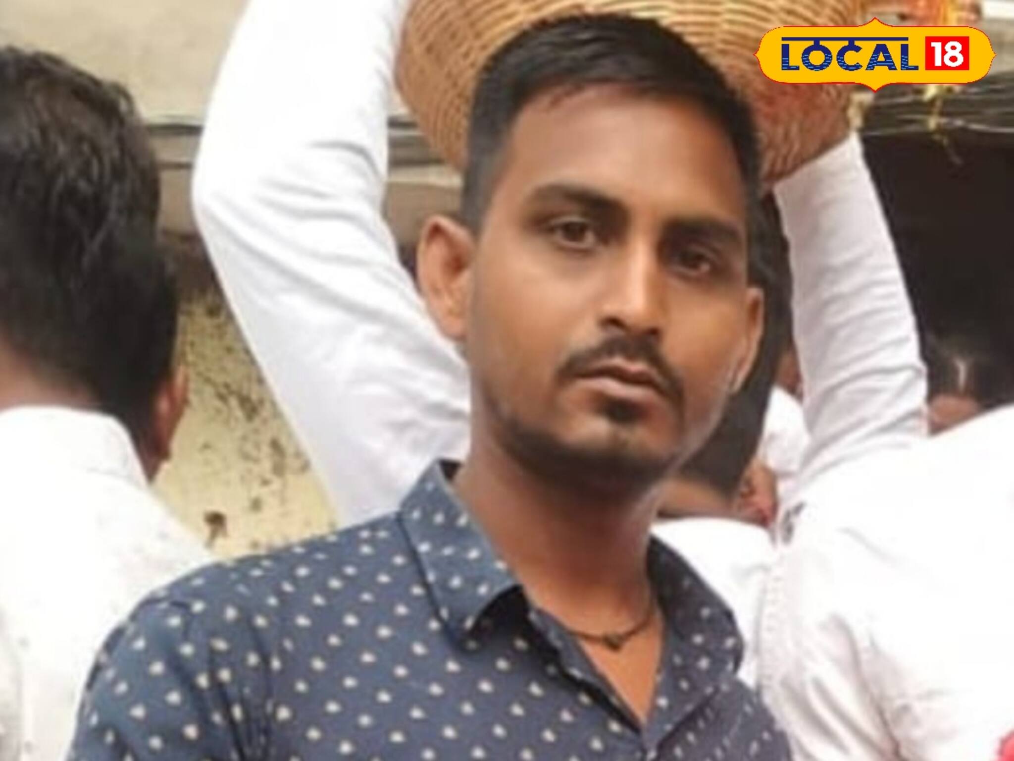 এক মুহূর্তেই নিভে গেল হাসি! ঘরের মধ্যে বিদ্যুতের ঝটকায় হাড়োয়ার যুবকের মৃ*ত্যু