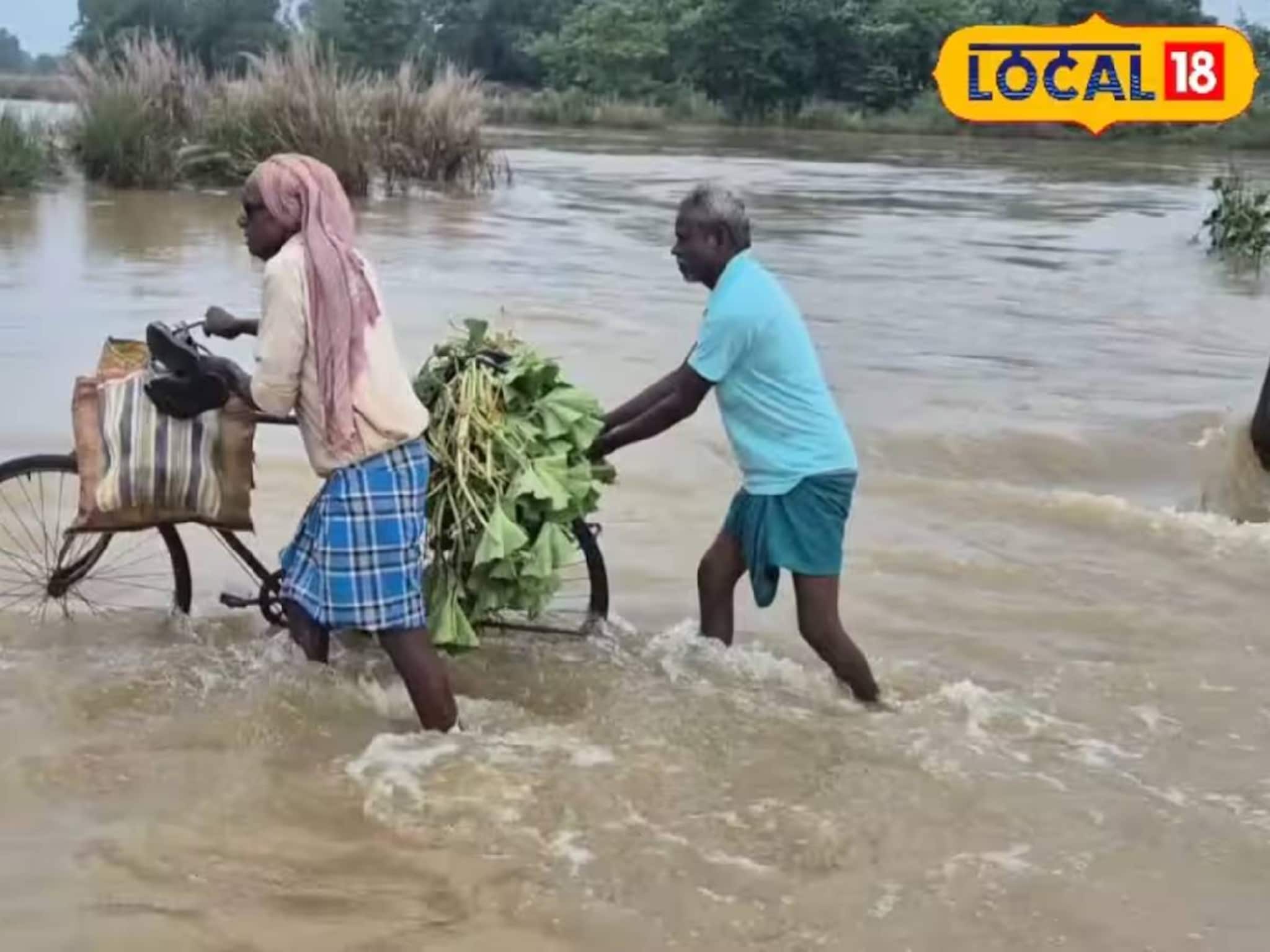 Farmers: লক্ষ্মীপুজোয় লক্ষ্মীলাভের আশায় জল! বাড়ি থেকে বেরিয়ে দুর্ভোগ কৃষকদের, ঝাড়গ্রামে কী হল দেখুন