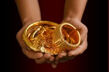 How Much Gold Can You Bring From Dubai: দুবাই থেকে ভারতে সোনা আনবেন? কত পরিমাণ করমুক্ত? এই নিয়মগুলি জেনে নিন, না হলে বিমানবন্দরে ঝামেলায় পড়তে পারেন